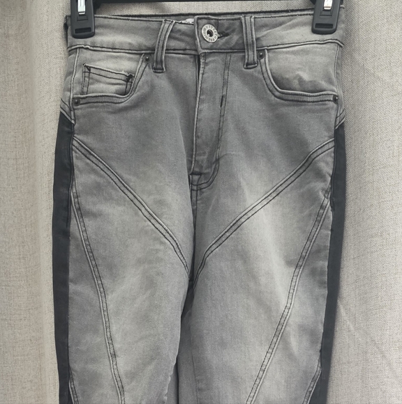 Itzzy Stylish Gray & Black Jeans Size 3 - Picture 1 of 6